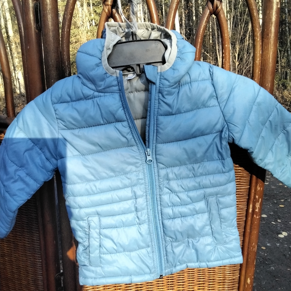 🙂 3/15 Alive boys coat size 3t💙